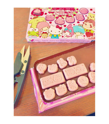 chocolatinas-fujiya-strawberry-party-pekochan-x-sanrio