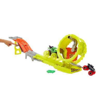hot-wheels-monster-trucks-race-chase