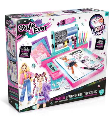 fashion-designer-studio-con-luz